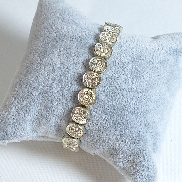 Crystal Cluster Silver Tone Stretch Bracelet - Picture 1 of 6